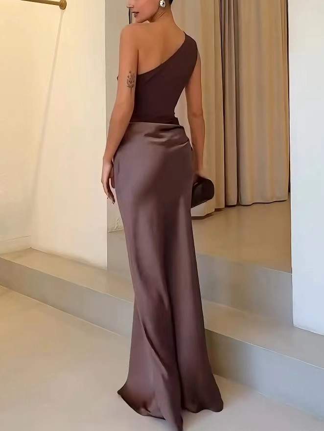 Stunning One-Shoulder Maxi Elegance