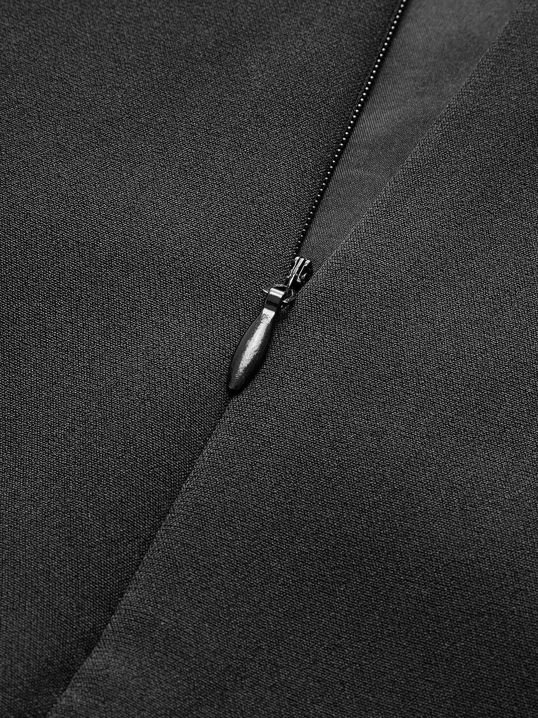 Elegant Halter Accentuates Your Curves