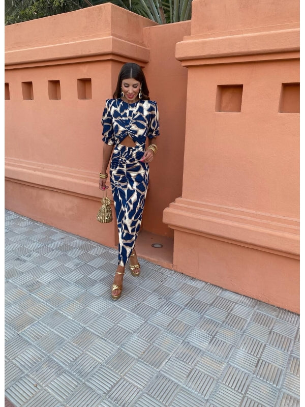 Elegant Mid-Length Summer Dress