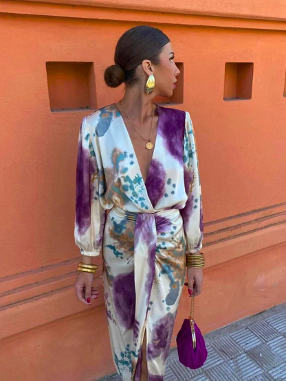 Elegant Curve-Enhancing Dress