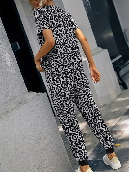 Leopard Figure-Skimming Jumper