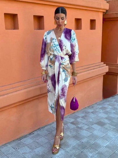 Elegant Curve-Enhancing Dress