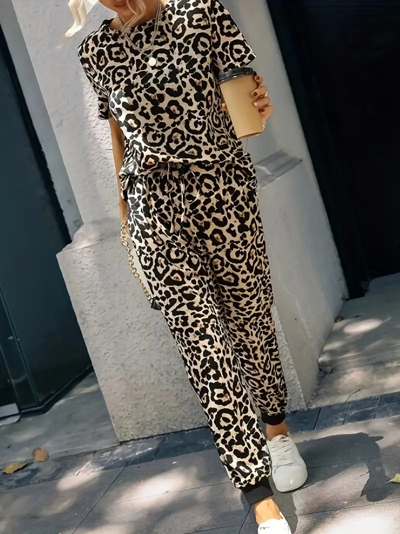 Leopard Figure-Skimming Jumper